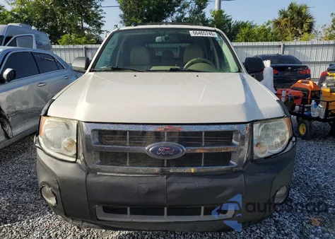 2012 Ford Escape Xlt z USA, uszkodzony, nr VIN 1FMCU9DG8CKB75873